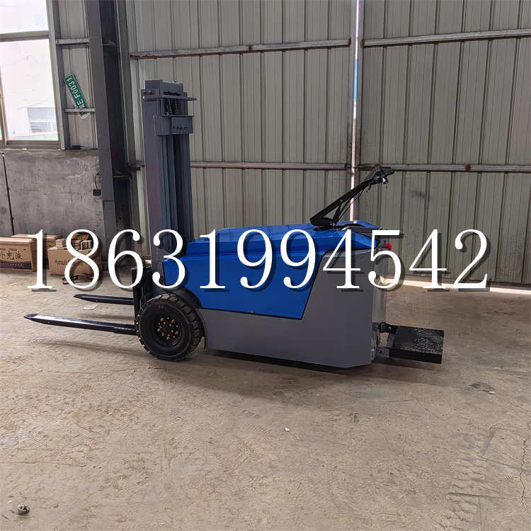 宜兰市全电动叉车插腿式堆高车液压装卸车1.5吨升高小型站驾式铲车